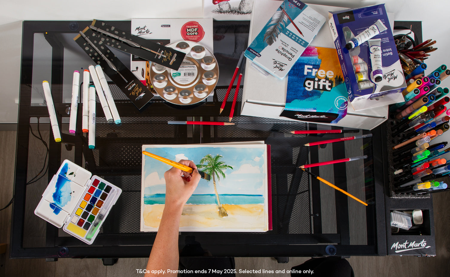<p><strong>Free $105 Gift</strong><br/>with Art Station</p>